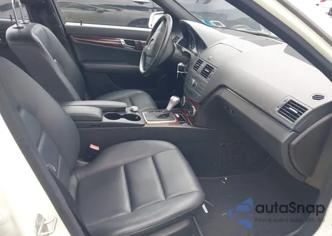 2011 Mercedes-Benz C 300 Sport 4Matic из США, поврежденный, VIN WDDGF8BB8BR157516